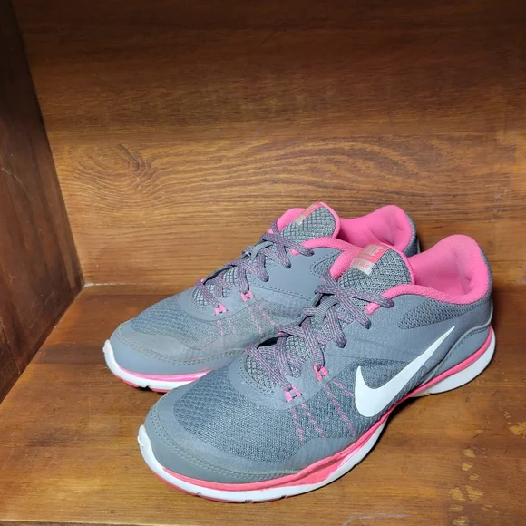 Nike TR 5 Athletic Sneaker 7 - Picture 4 of 7
